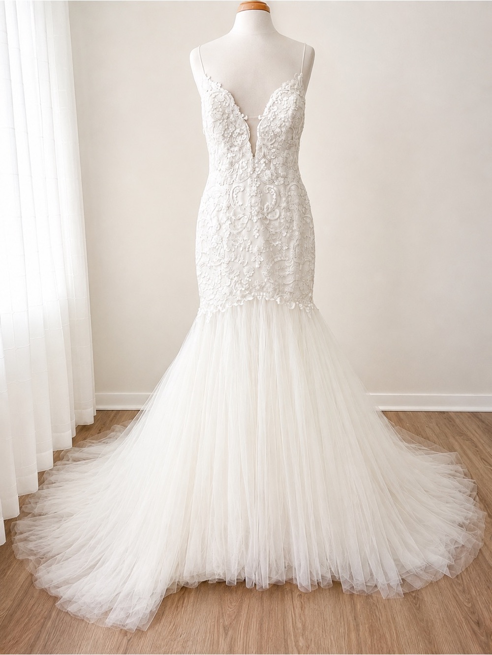 WTOO by Watters Wedding Gown – Brand New With Tags size 12